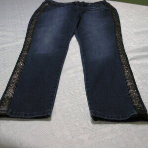 Nine West Gramercy Skinny Jeans size 10 with side trim Med-Dark Blue